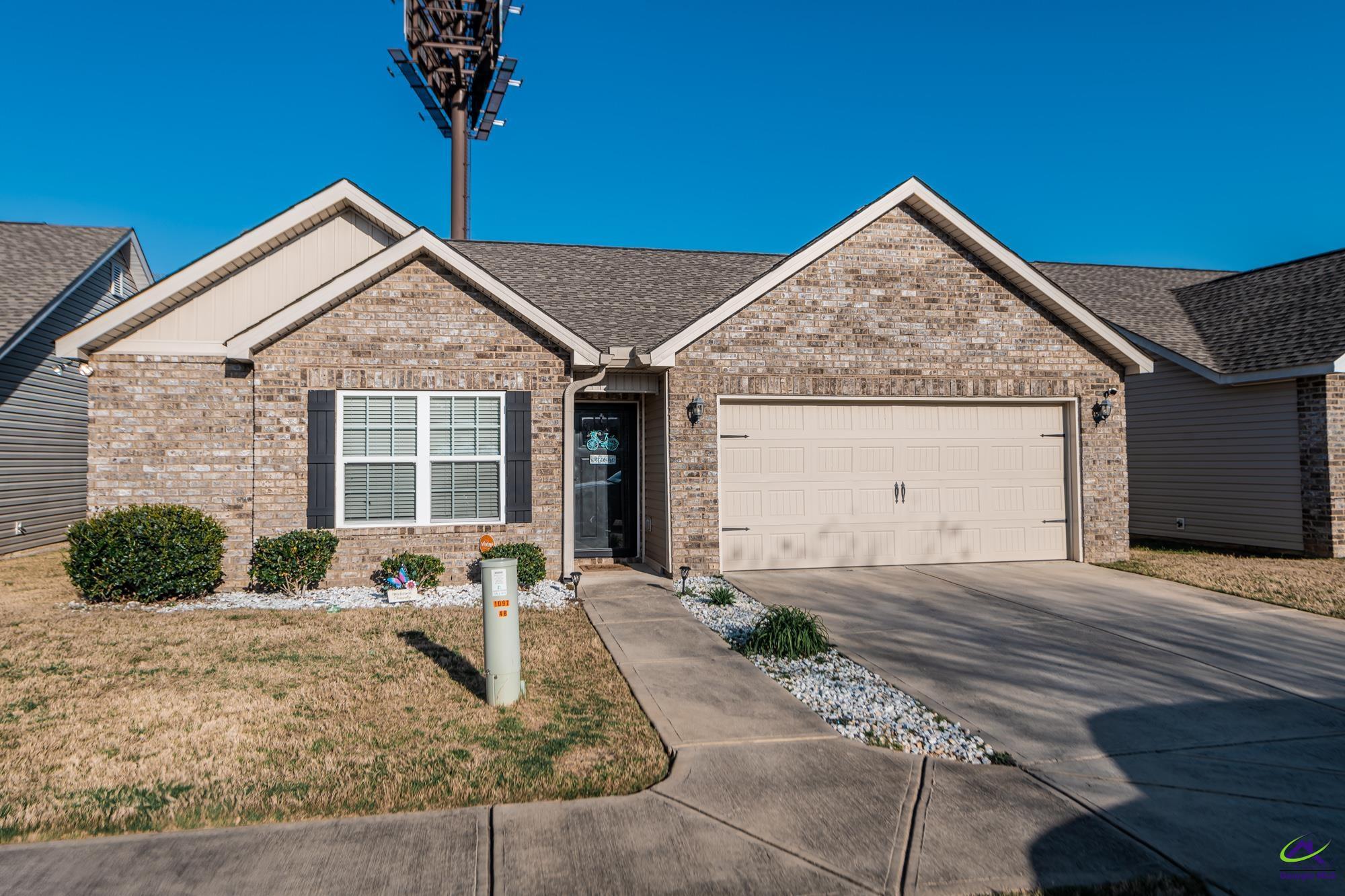 228 Cottage Circle Property Photo