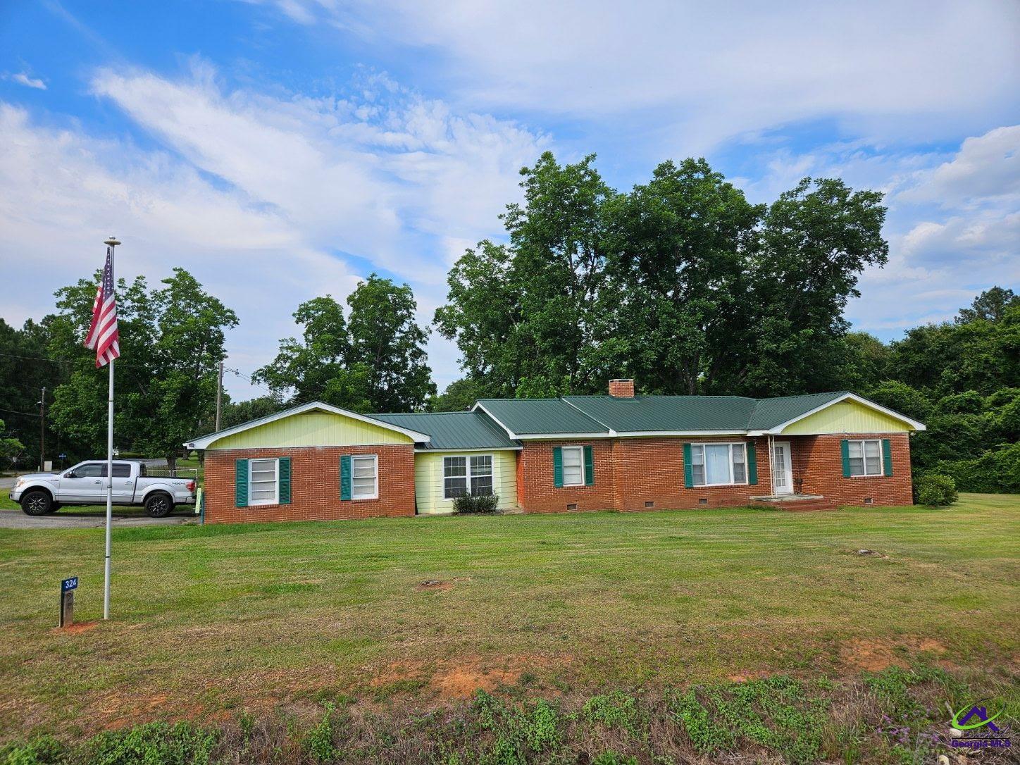 324 Perry Highway Property Photo