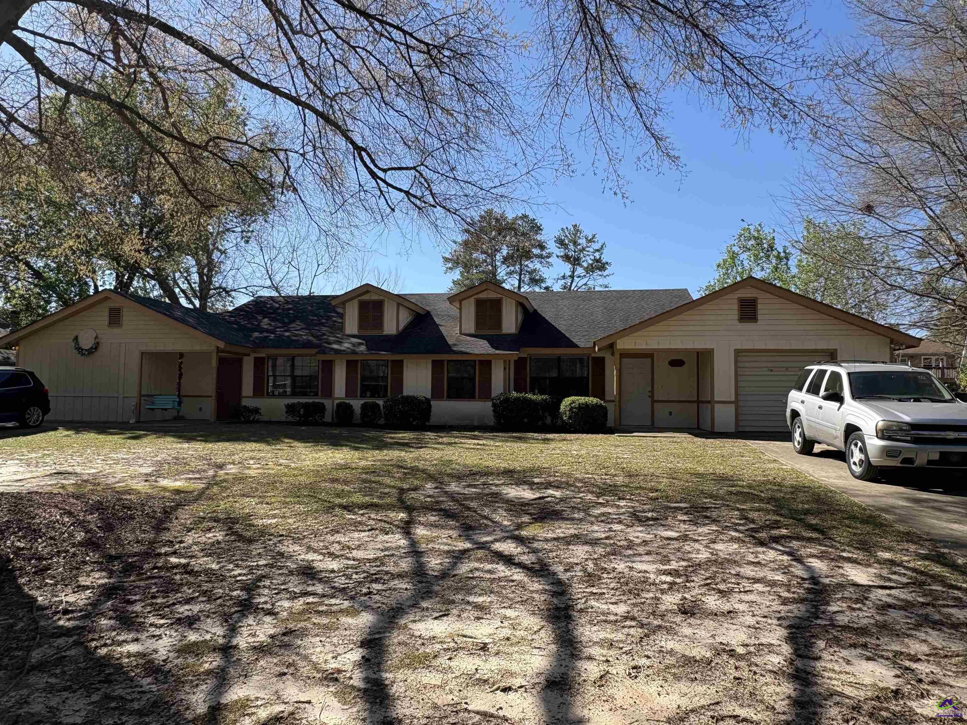 105 Sherwood Road Property Photo