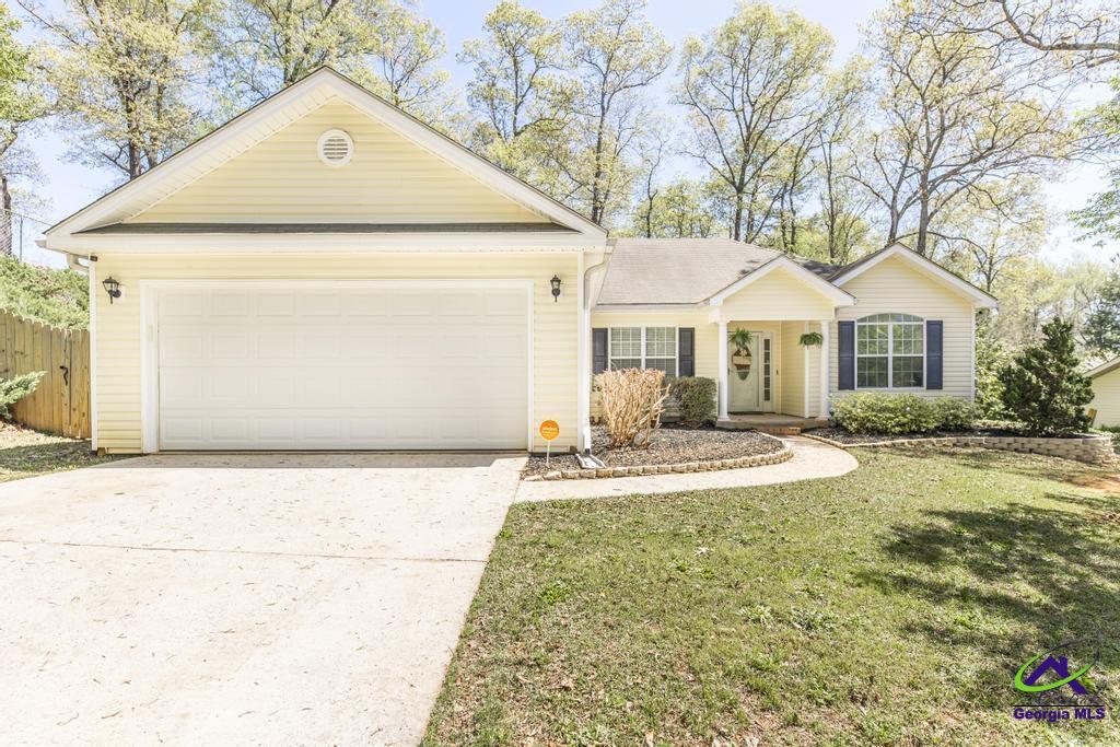 100 Crestwood Circle Property Photo