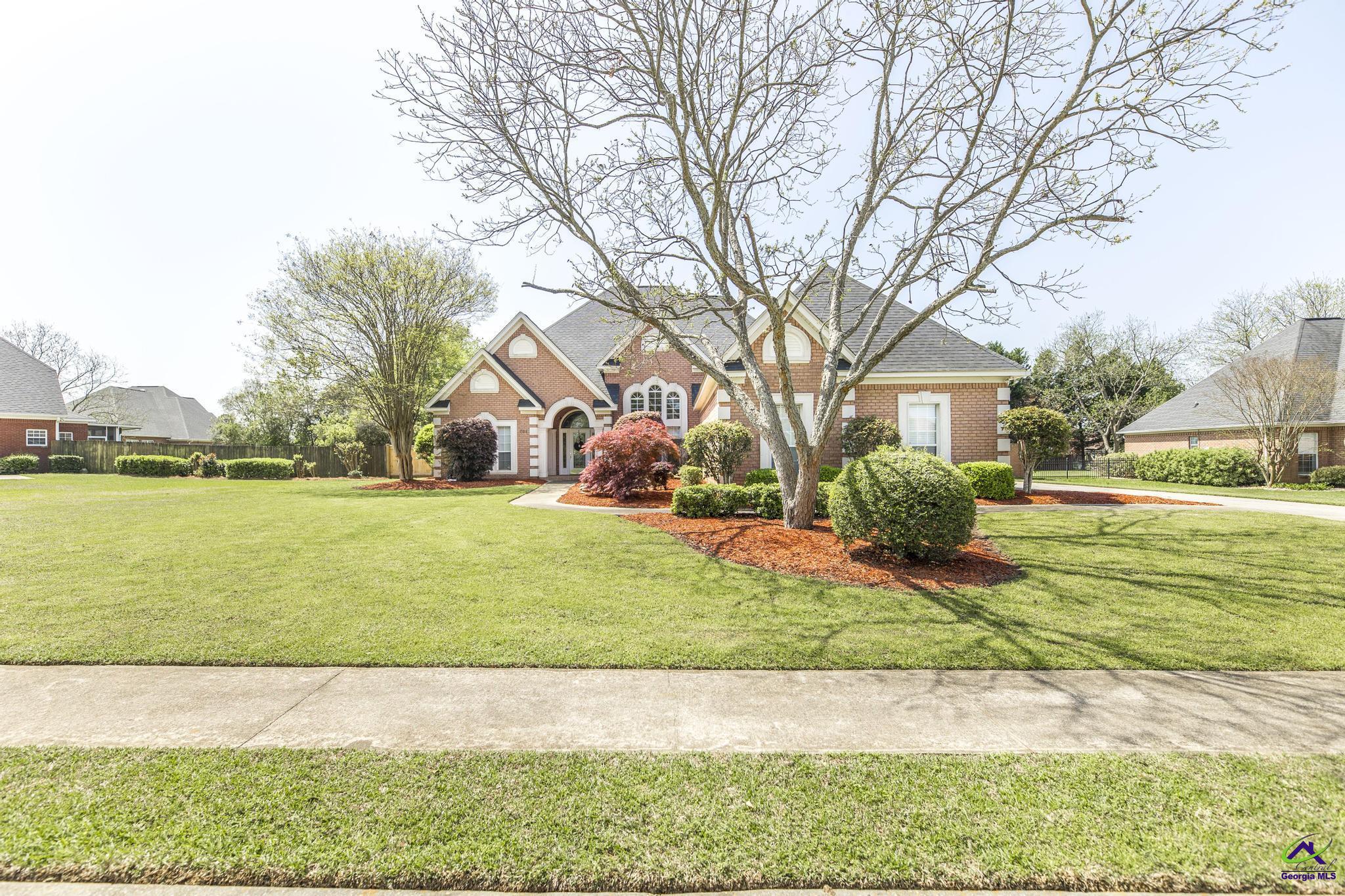 204 Grove Court Property Photo