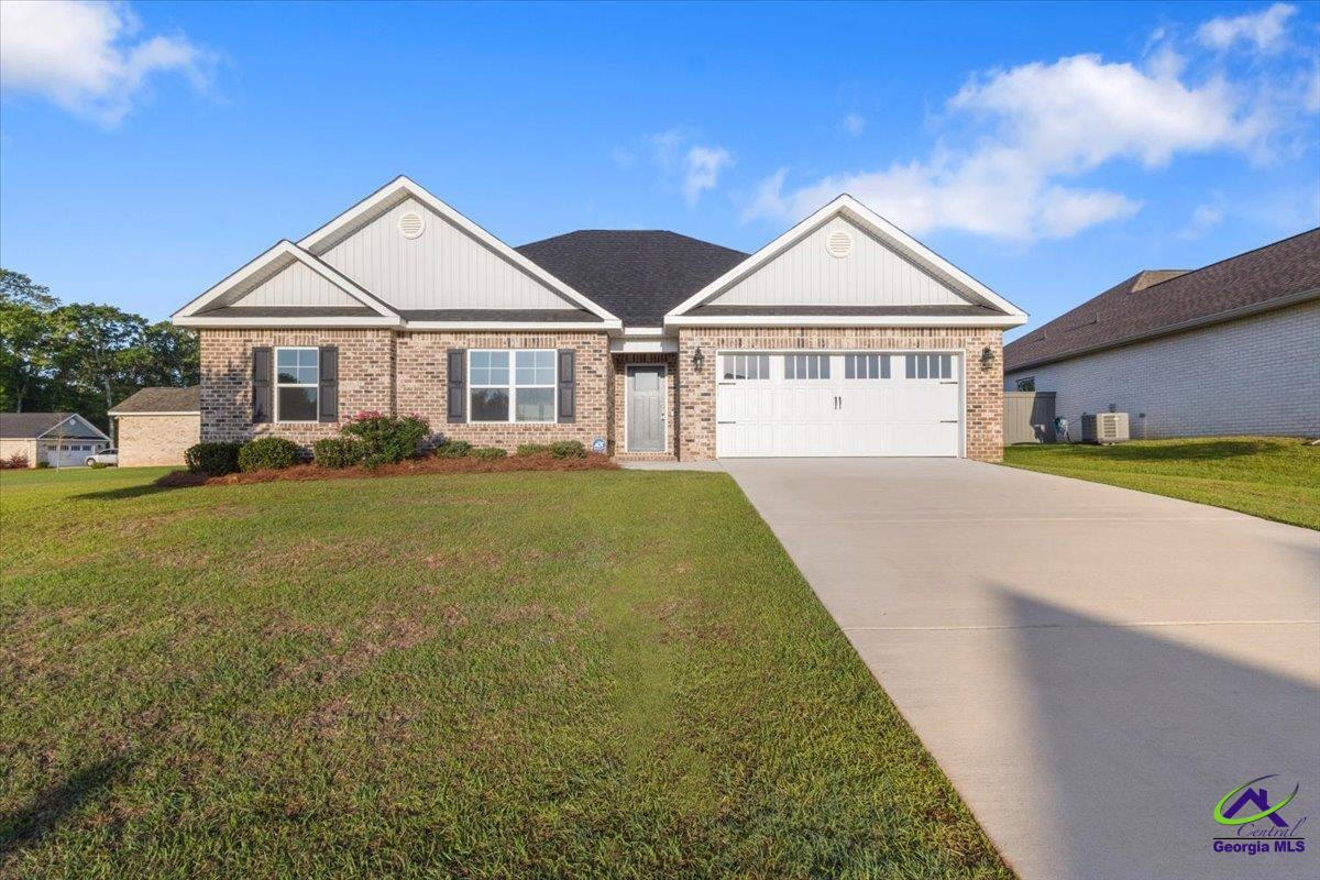 100 Sig Court Property Photo 1
