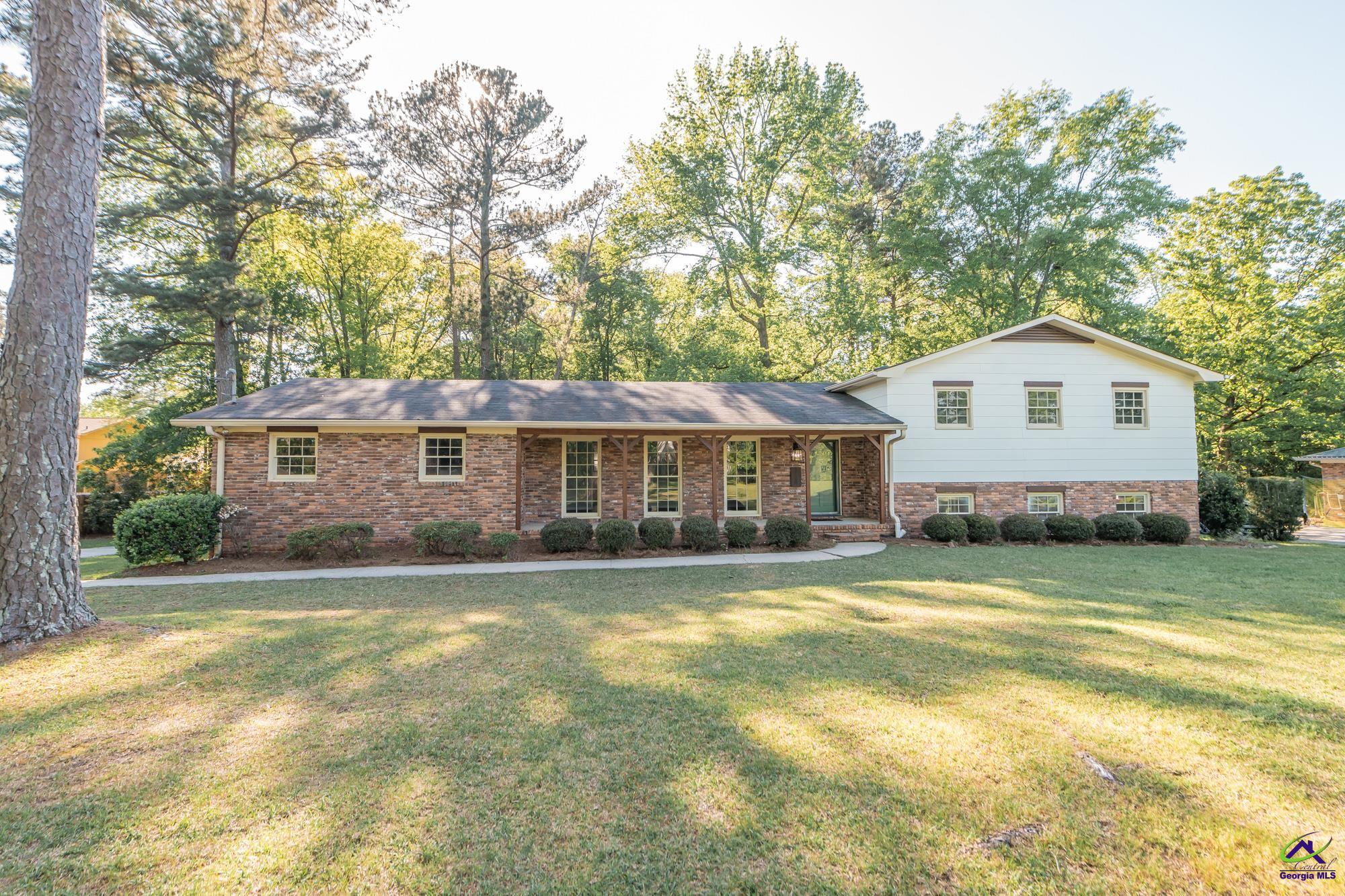 1420 Maplewood Drive Property Photo 1
