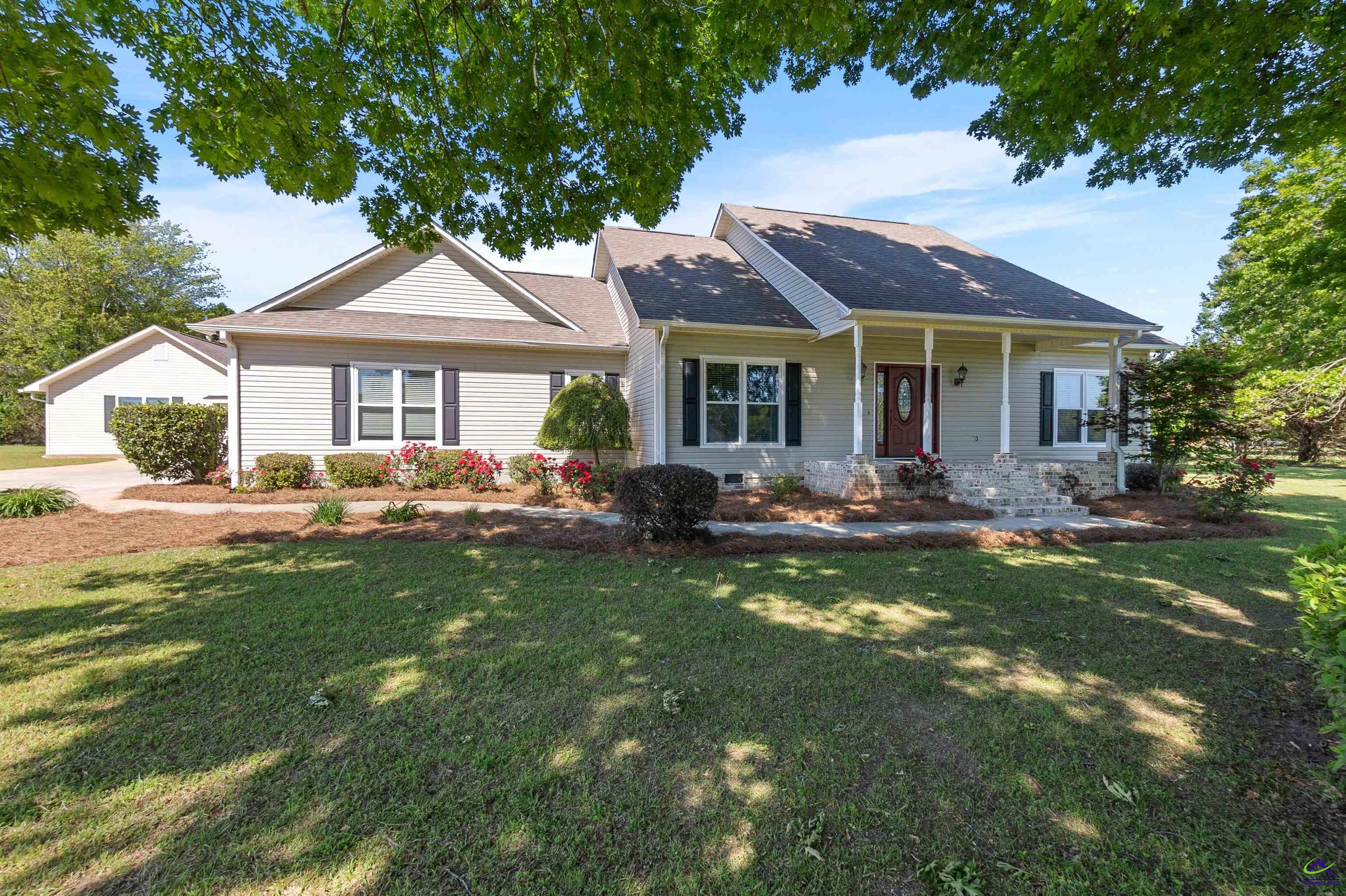 385 Hedge Row Drive Property Photo