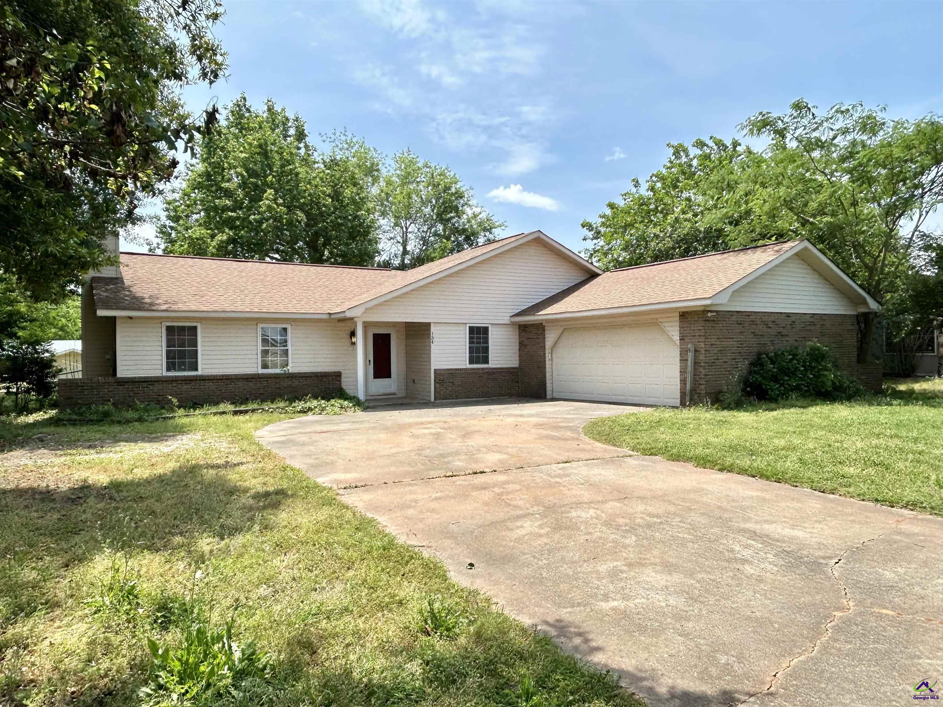 134 Foxwood Circle Property Photo 1