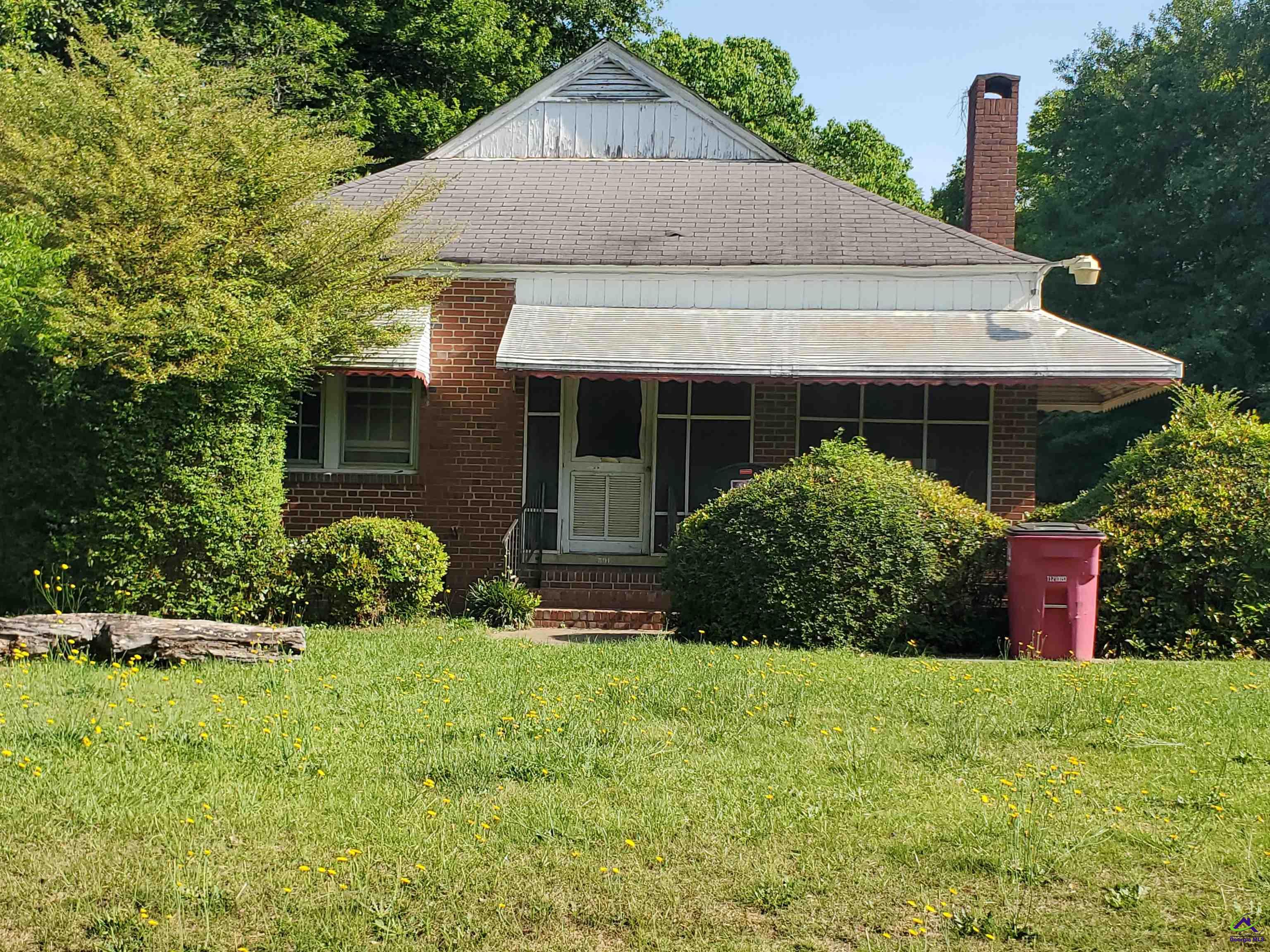 591 Villa Crest Avenue Property Photo 1