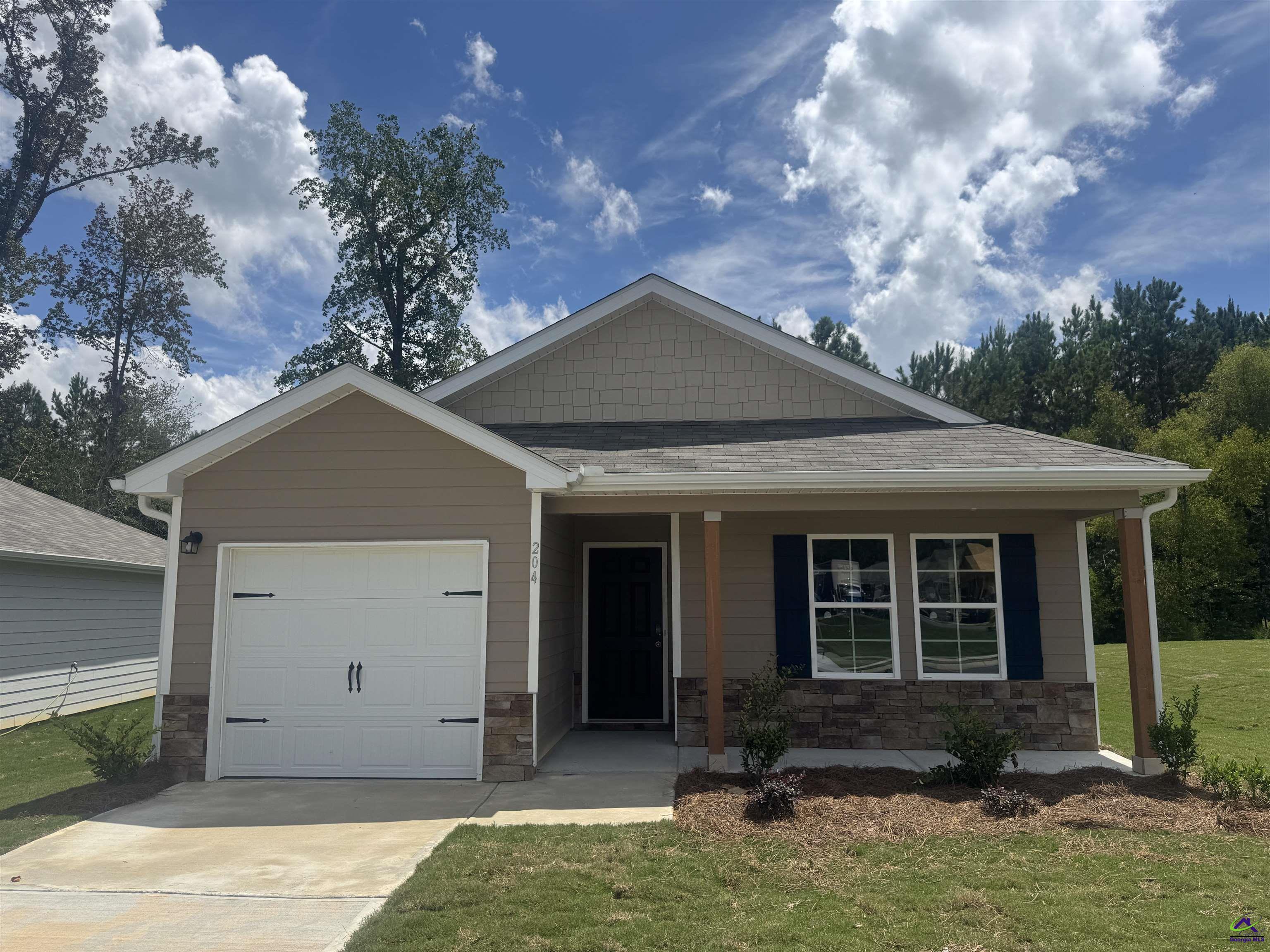 204 Lochwolde Drive Property Photo 1