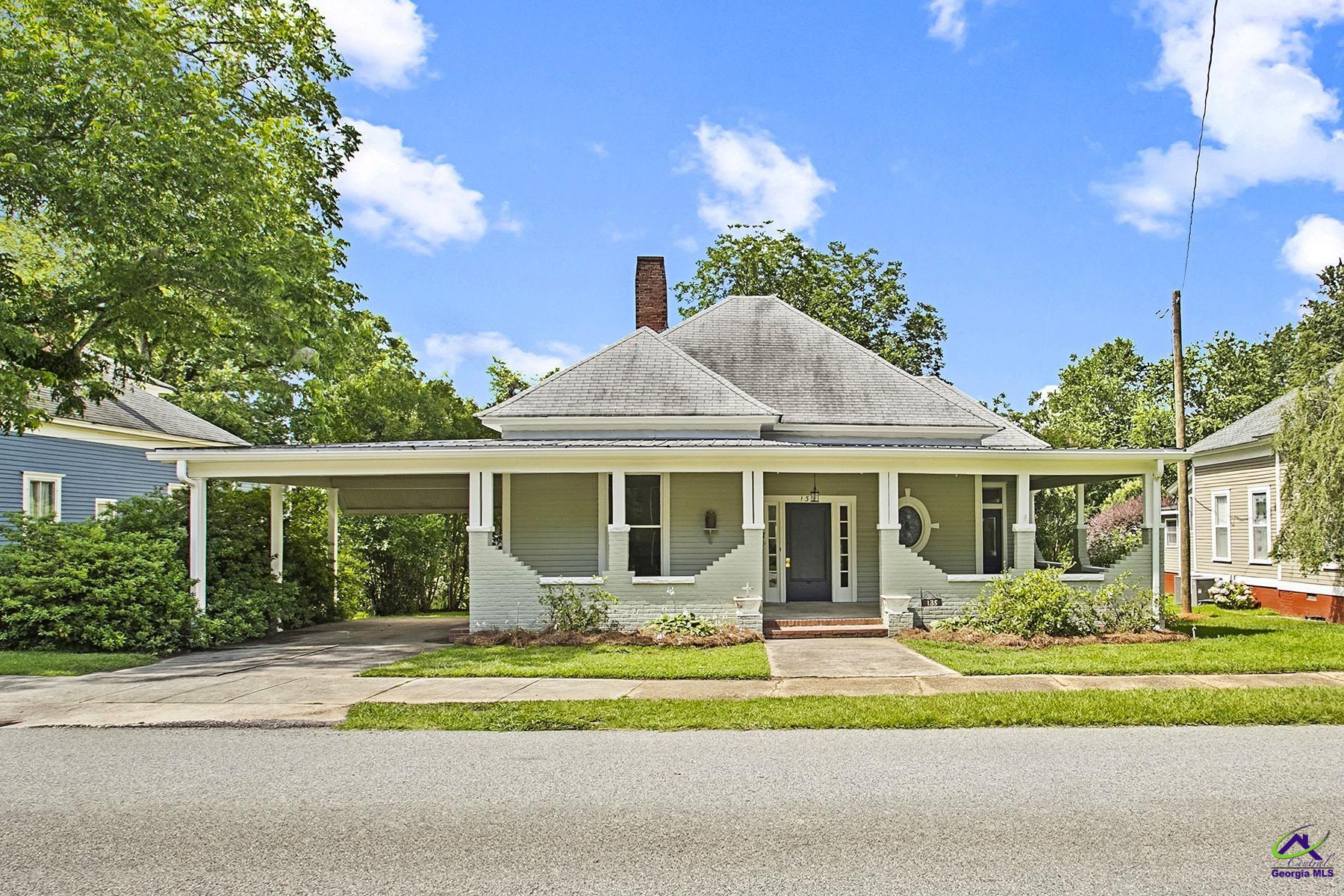 135 Holmes Street Property Photo 1