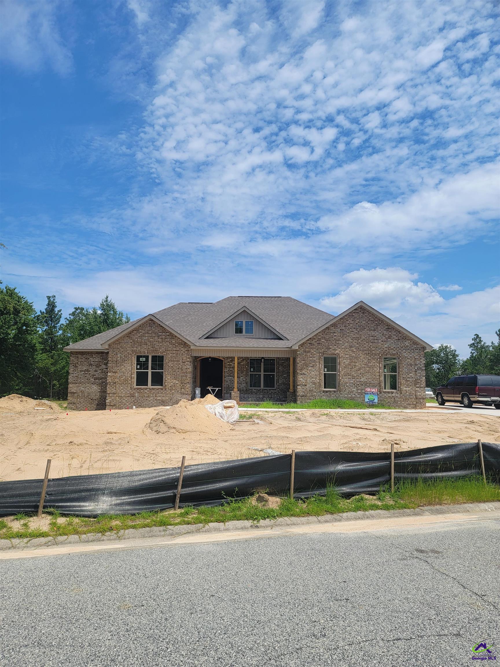 500 Mountain Trail Property Photo 1