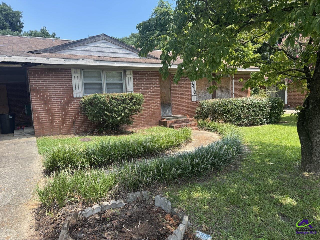 1210 Green Street Property Photo 1