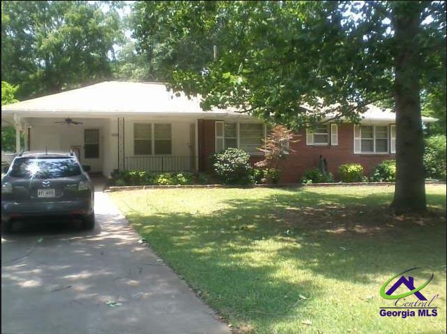 1009 N First Street Property Photo 1