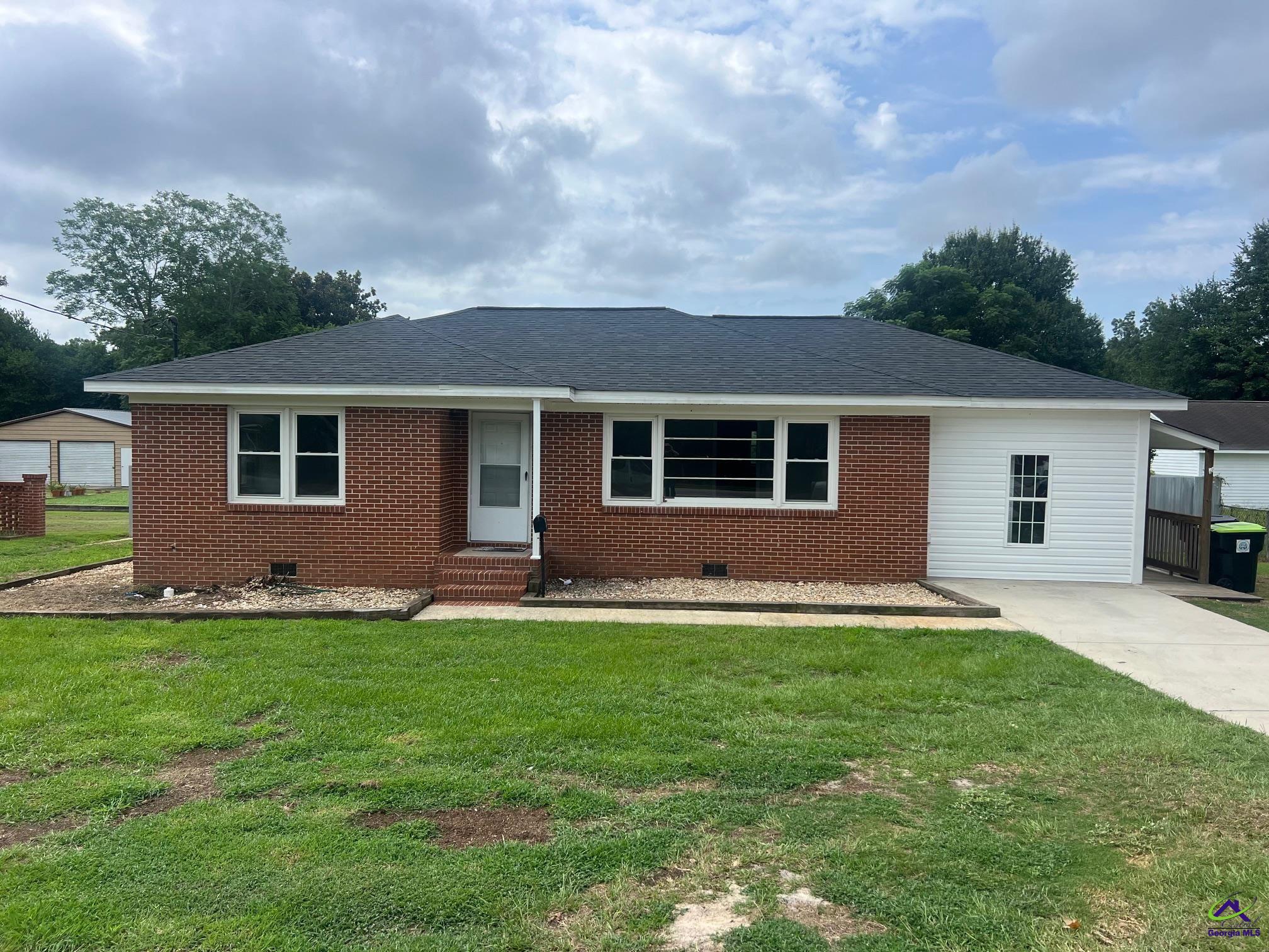 1005 Green Street Property Photo 1
