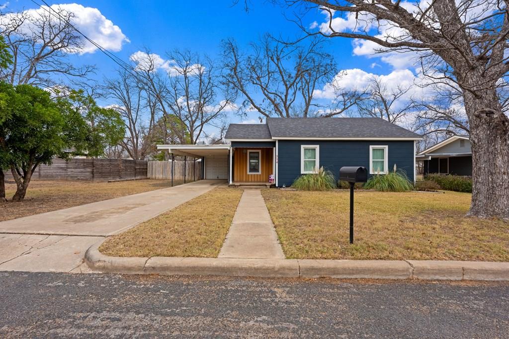 314 W Hackberry St Property Photo 1