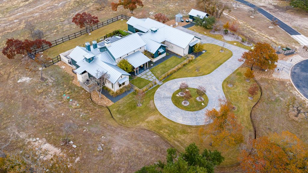 120 Fabelhaft Circle Property Photo 7