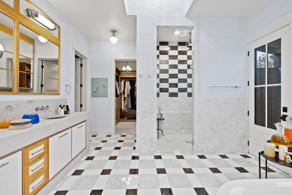 120 Fabelhaft Circle Property Photo 35