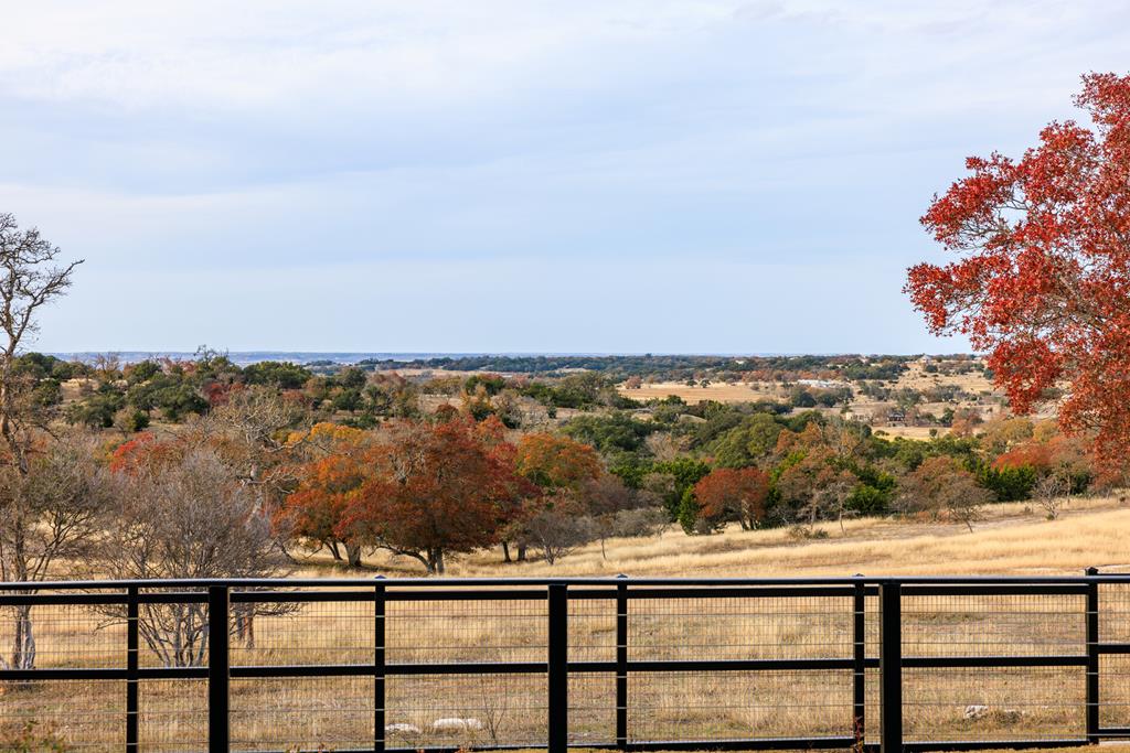 120 Fabelhaft Circle Property Photo 43