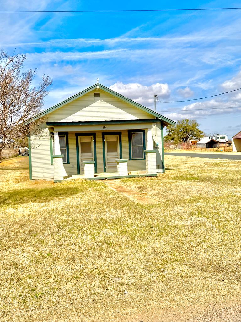 424 E Pontotoc Property Photo 1
