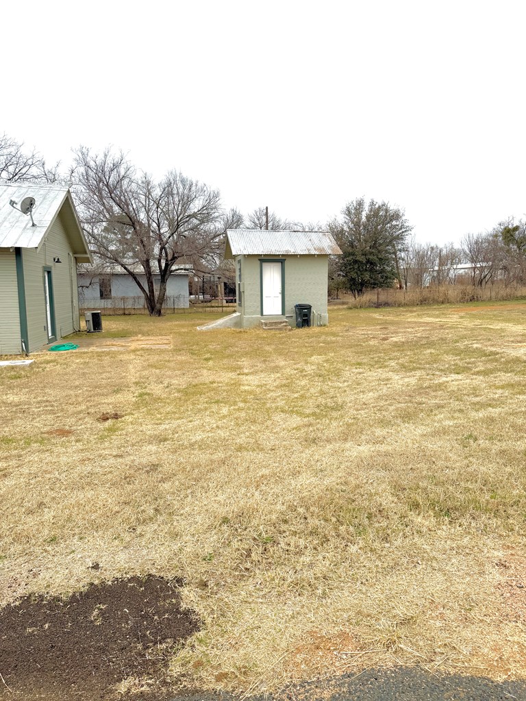 424 E Pontotoc Property Photo 9