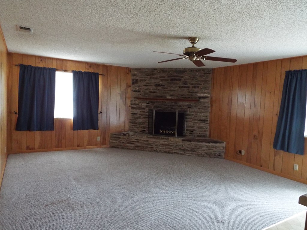 52 Meadows Ln Property Photo 6
