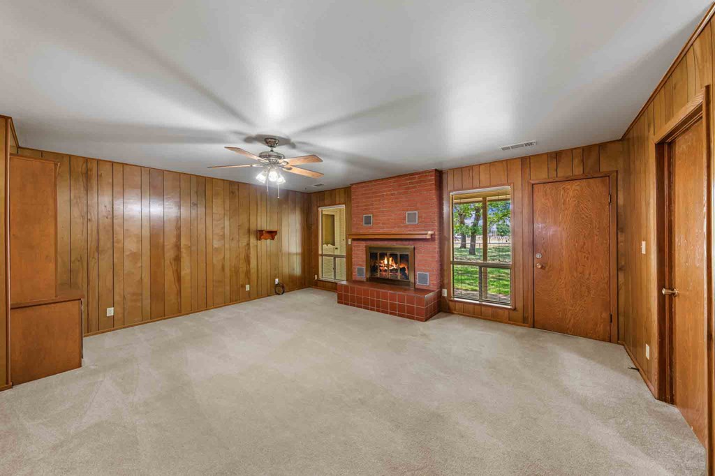 221 Pyka Rd Property Photo 5