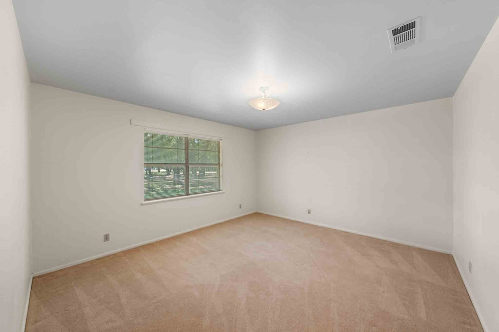 221 Pyka Rd Property Photo 12