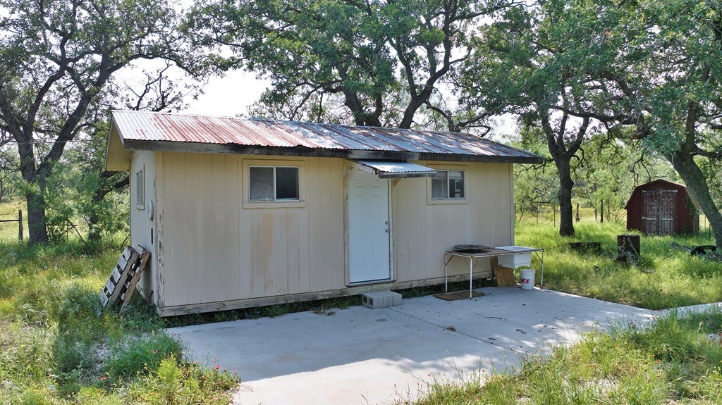 24715 N Us Hwy 377 Property Photo 12
