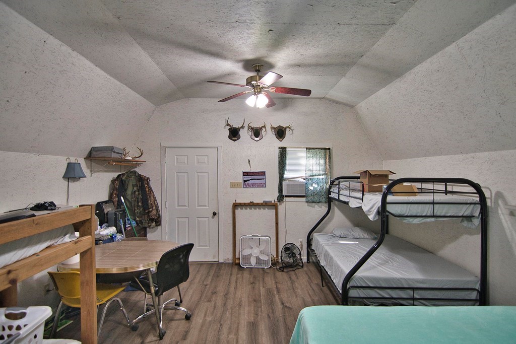 24715 N Us Hwy 377 Property Photo 13