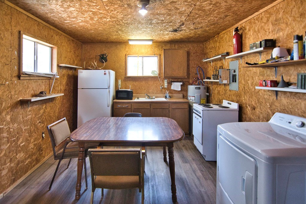24715 N Us Hwy 377 Property Photo 15