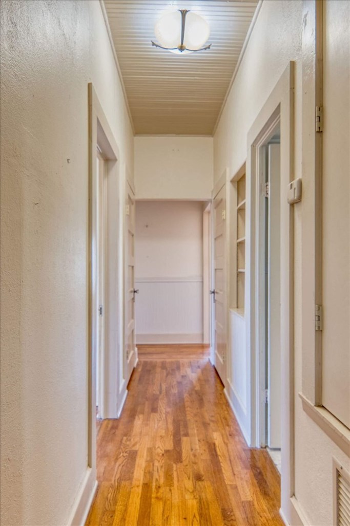 205 E Rainey Property Photo 11