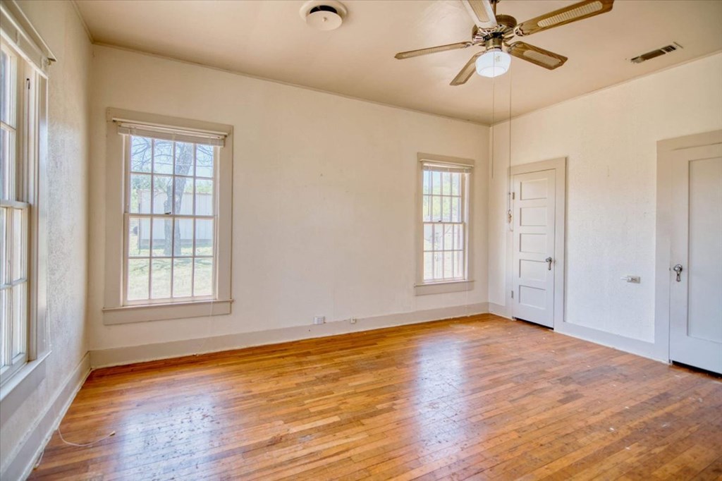 205 E Rainey Property Photo 22