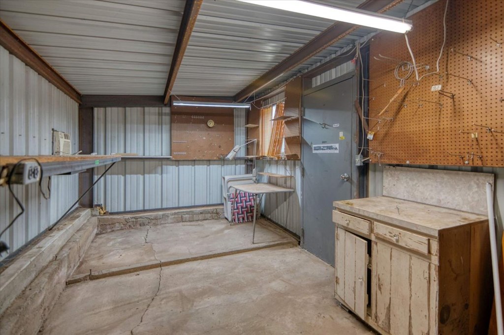 205 E Rainey Property Photo 26