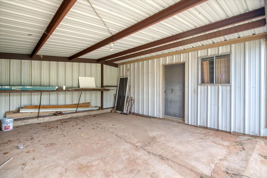 205 E Rainey Property Photo 27