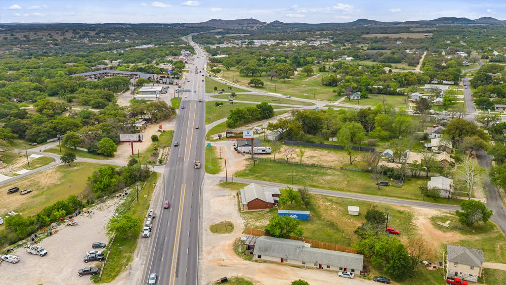 201 N Us Hwy 281 Property Photo 7