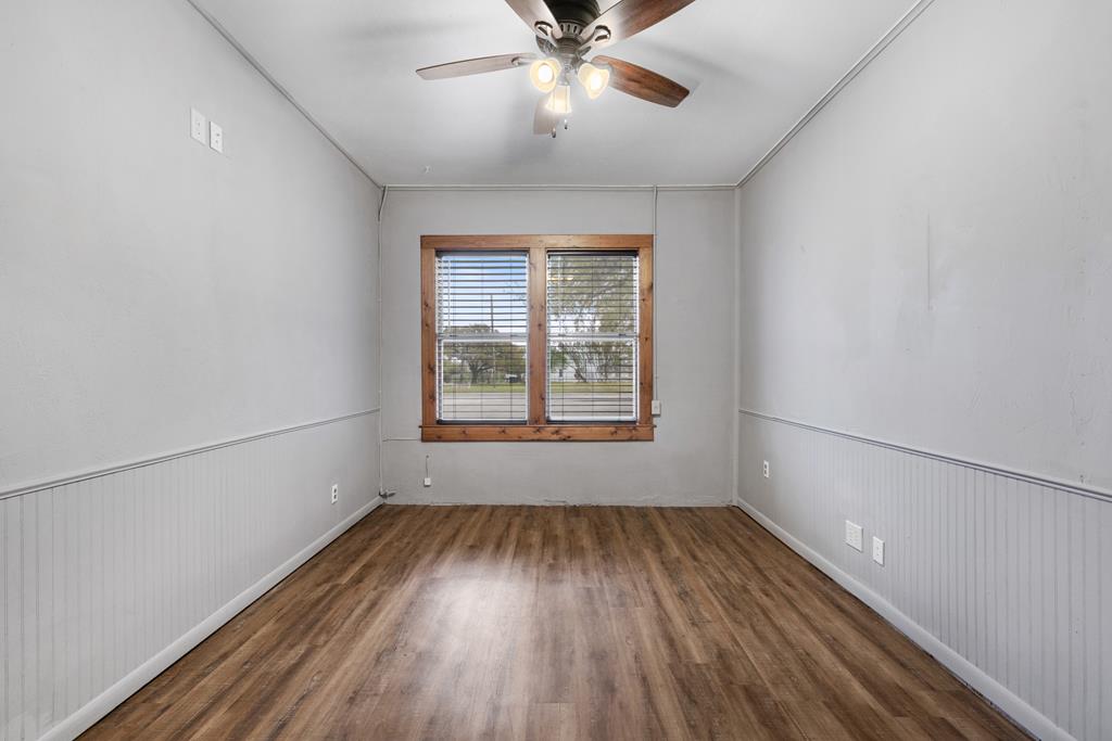 807 Main St Property Photo 6