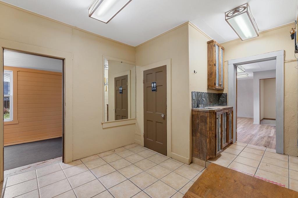 807 Main St Property Photo 11