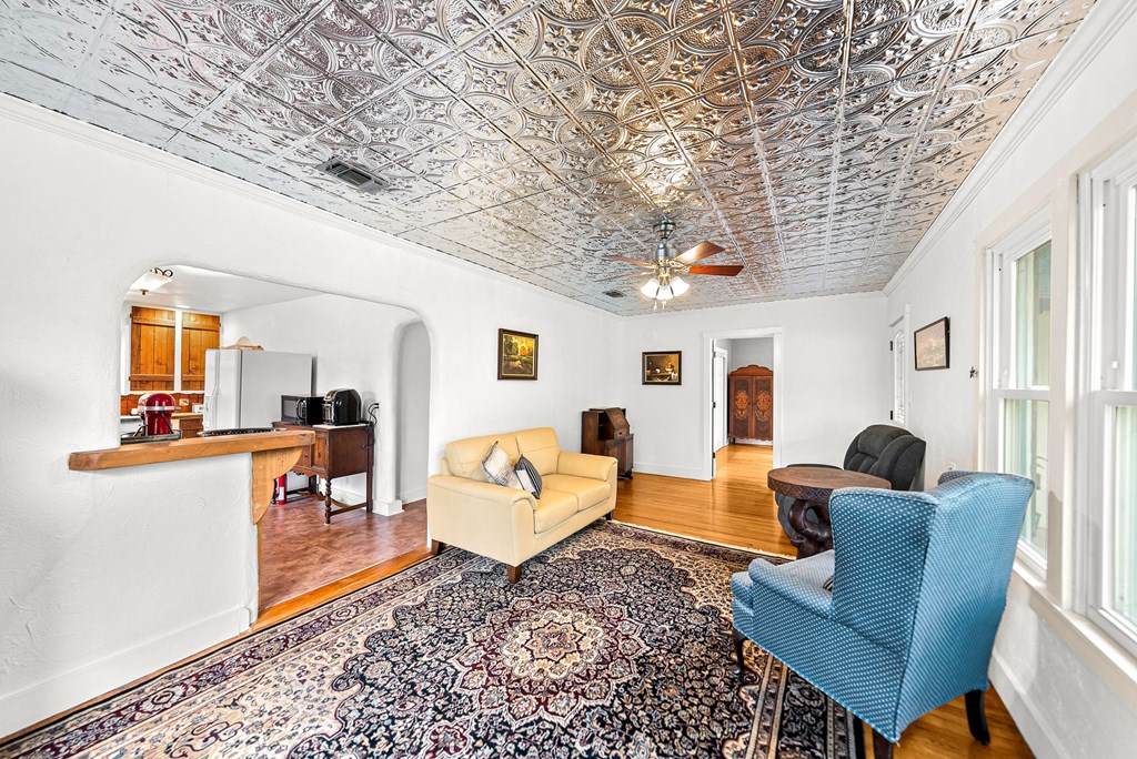 408 W College St Property Photo 22