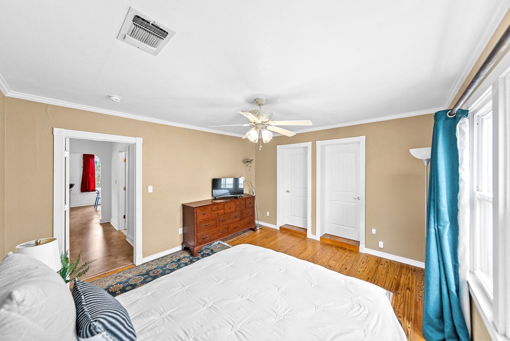 408 W College St Property Photo 35