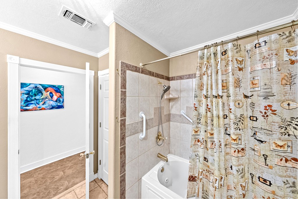 408 W College St Property Photo 38