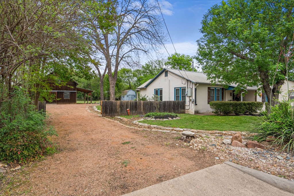 408 W College St Property Photo 44