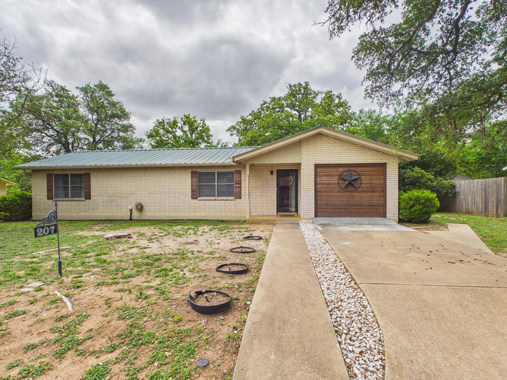 207 Skylark Property Photo 1