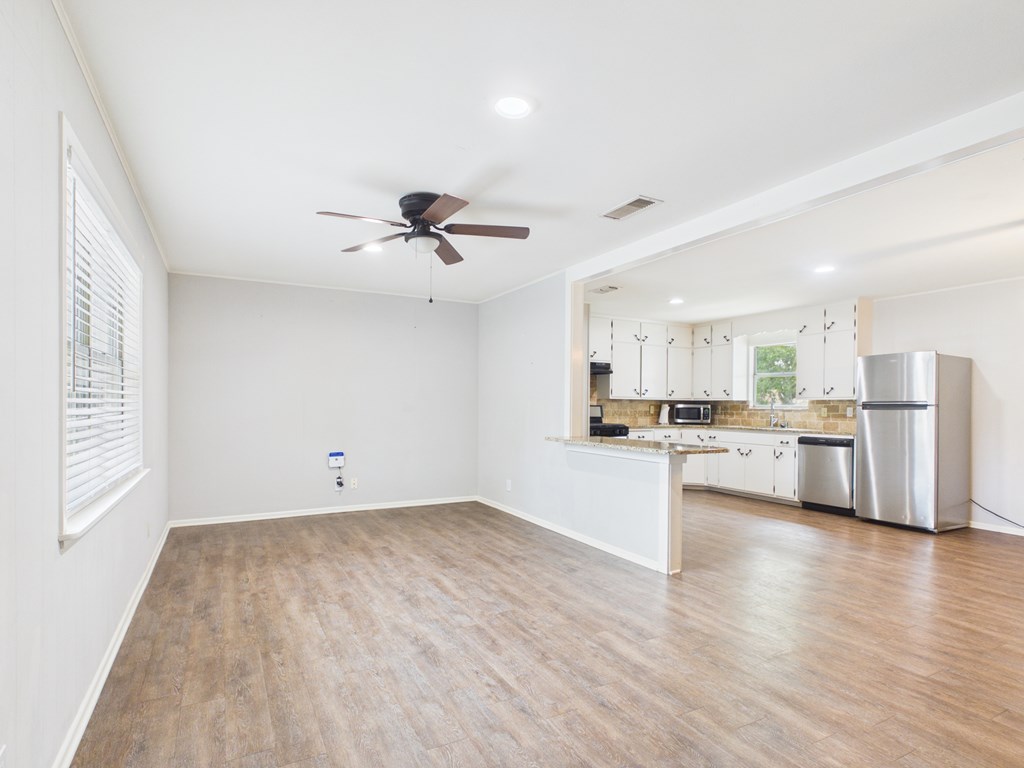 207 Skylark Property Photo 2