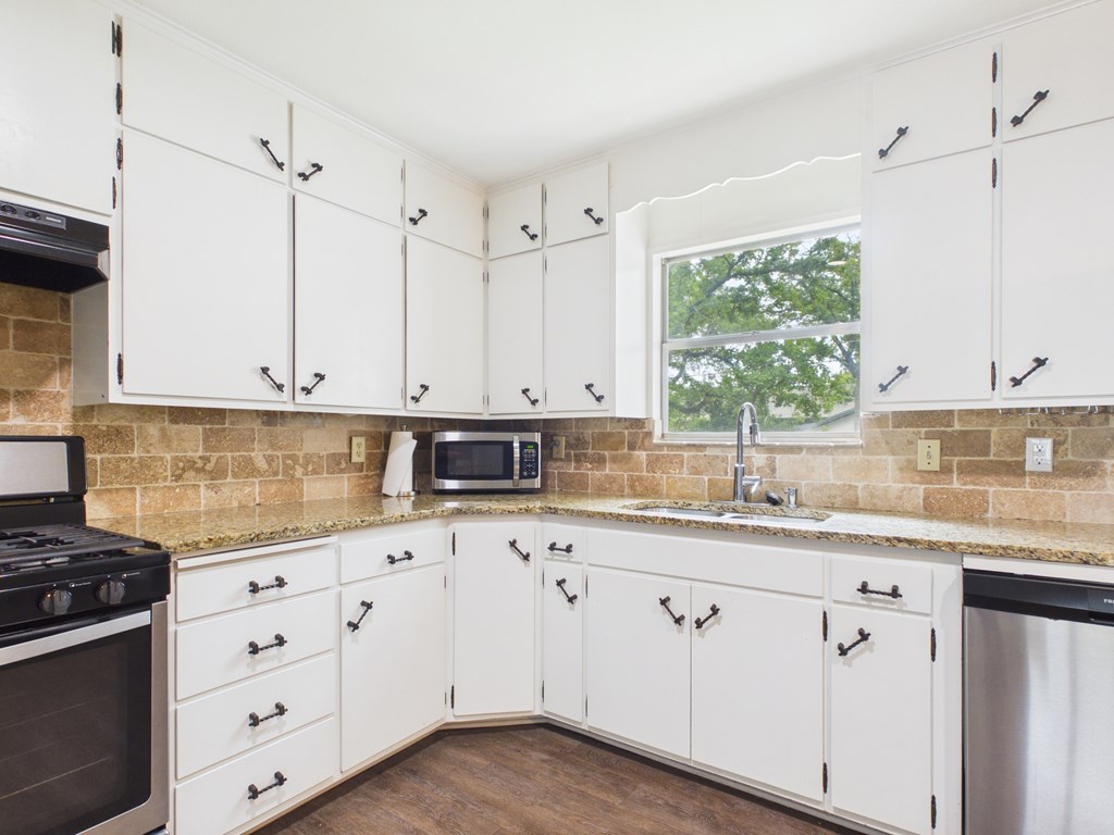 207 Skylark Property Photo 6