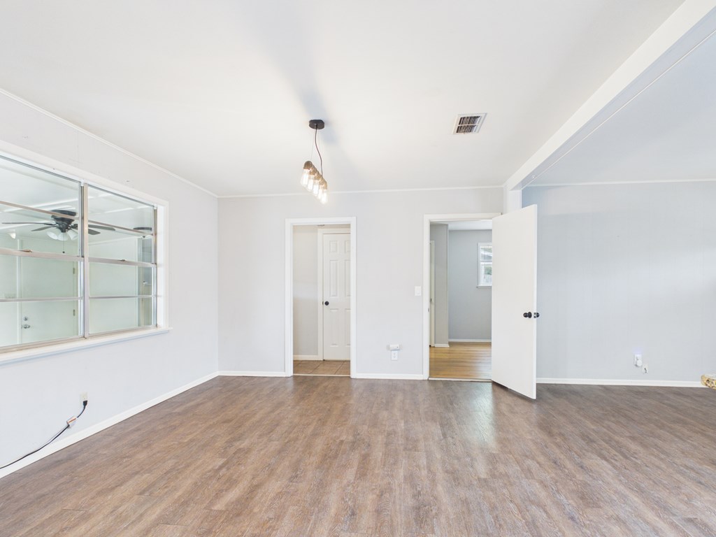 207 Skylark Property Photo 9