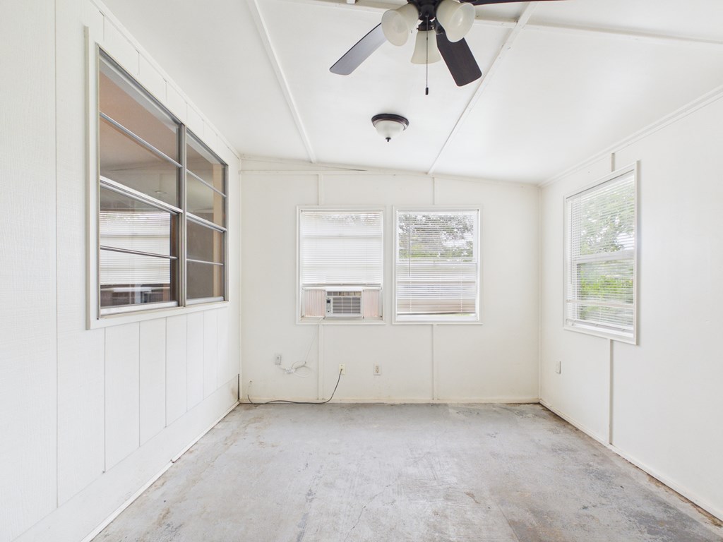 207 Skylark Property Photo 11