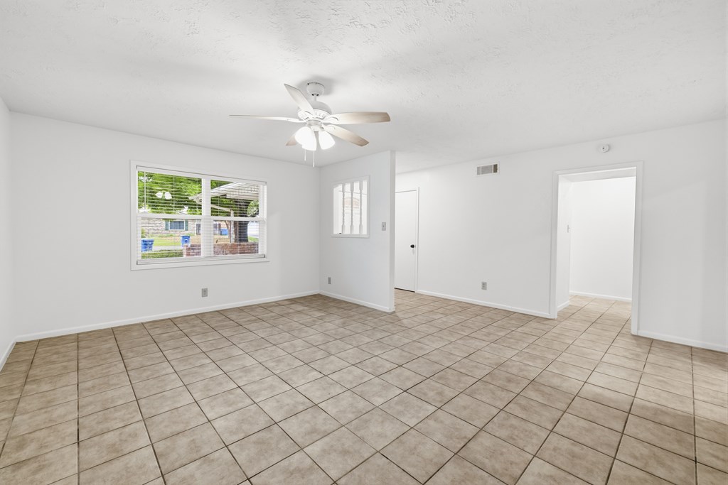 301 N Manor Dr # A Property Photo 2