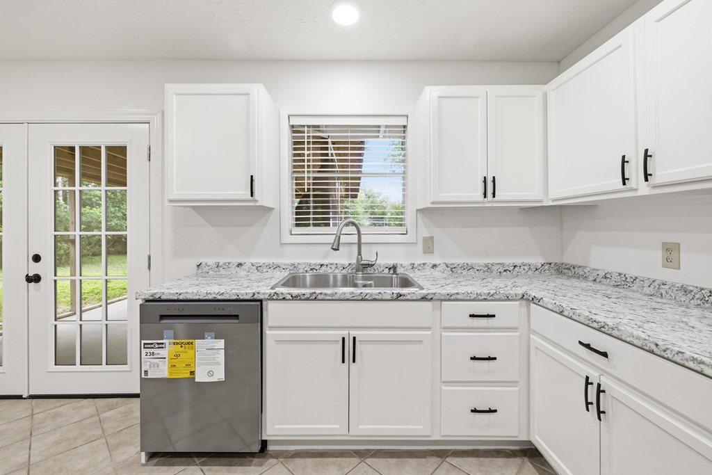 301 N Manor Dr # A Property Photo 6