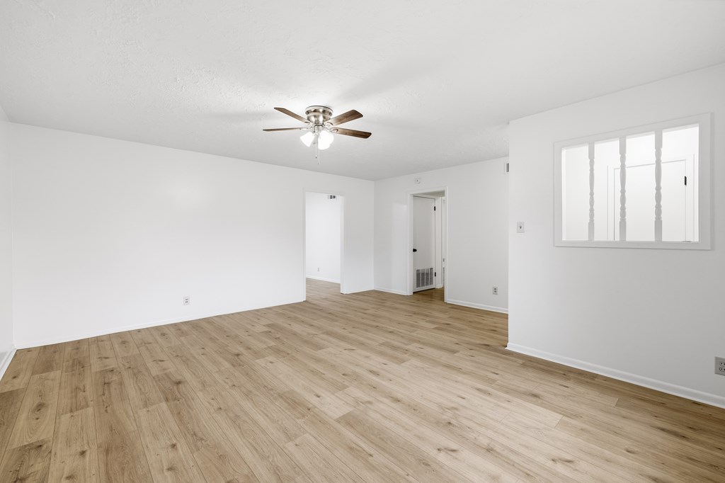 301 N Manor Dr # B Property Photo 3