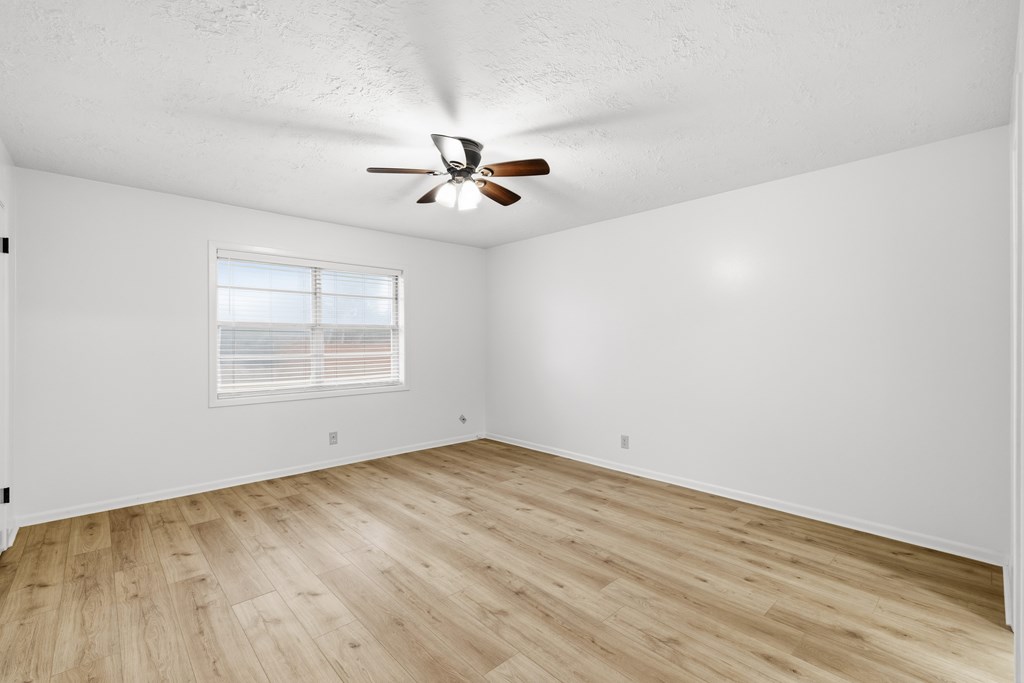 301 N Manor Dr # B Property Photo 7