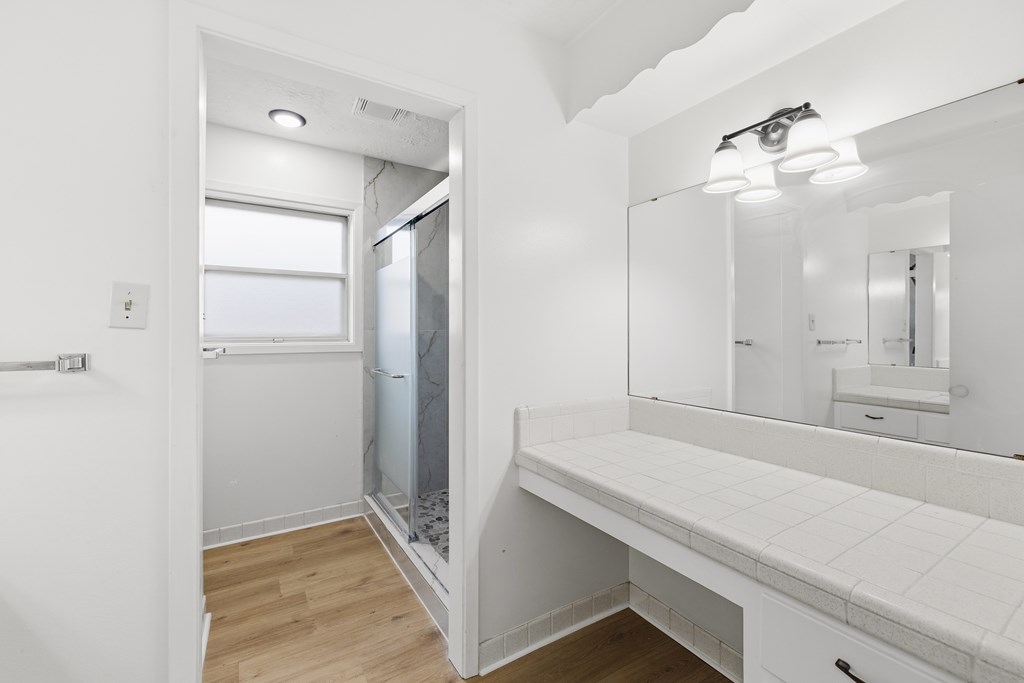 301 N Manor Dr # B Property Photo 13
