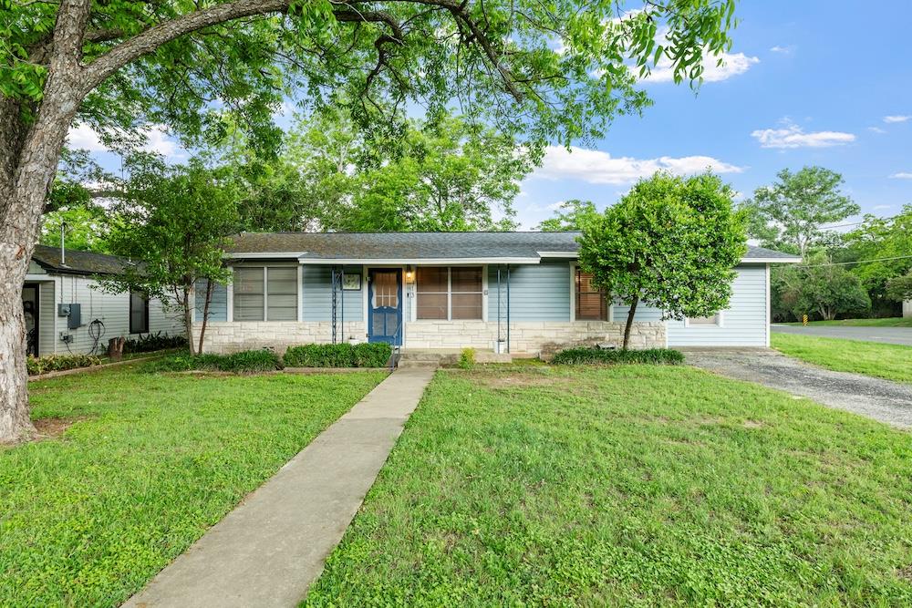 413 W Travis St Property Photo 1